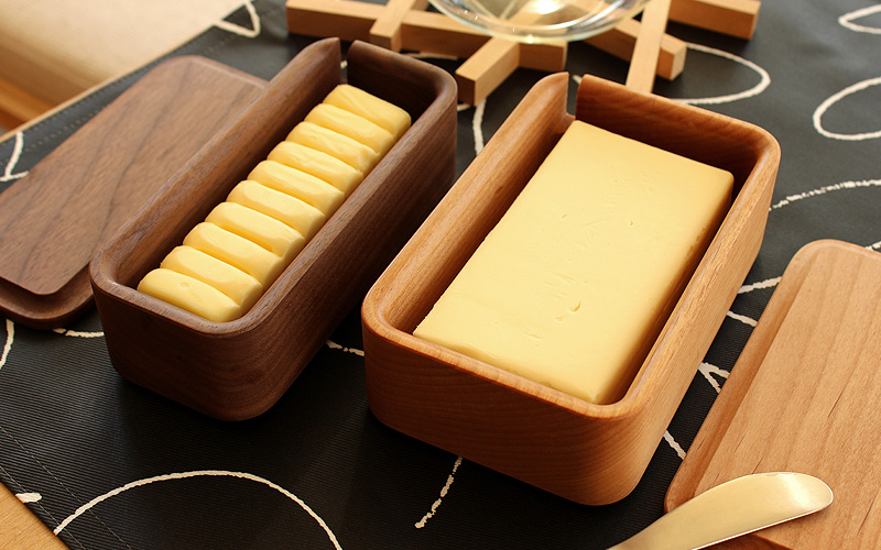 朝のひと時を優雅に変える木製バターケース