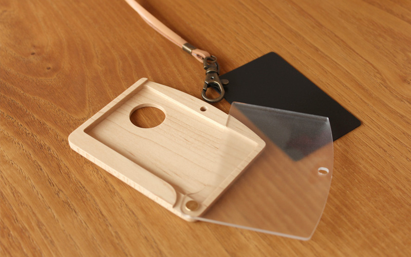 社員証・定期入れに最適な木製IDカードケース ID-CardCase（横型）｜おしゃれな木の北欧風雑貨・iPhoneケース・木製名刺入れのブランド  Hacoa
